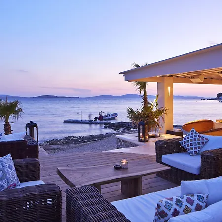 Ξενοδοχείο Hippie Chic 3*